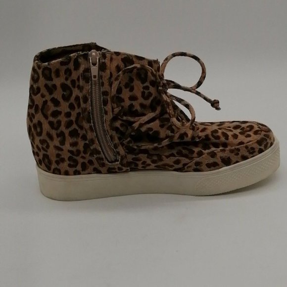 Very G Womens Ankle Boot Sneaker Brown Leopard Print Lace Side Zip Flat Heel 9 - Picture 2 of 9
